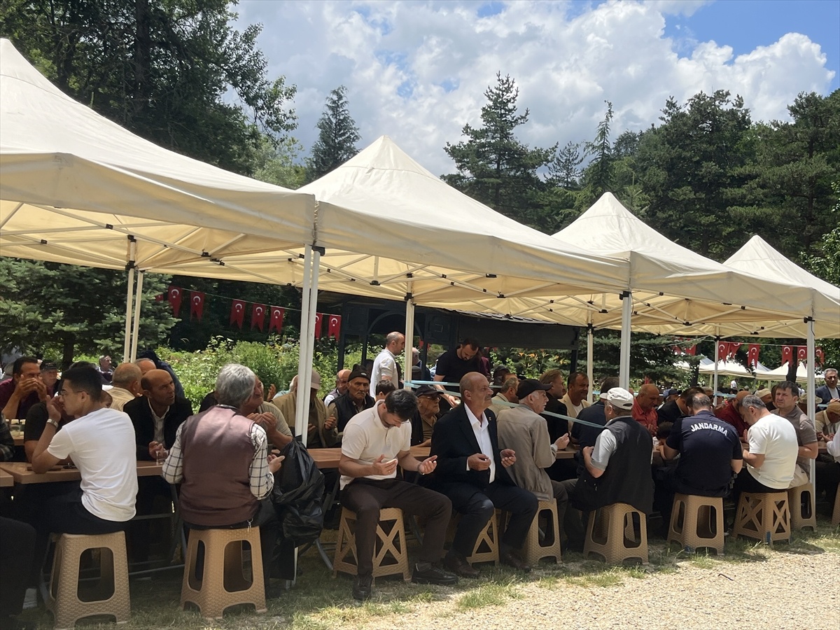 Kaynaşlı\'da Mevlit Programı Yapıldı