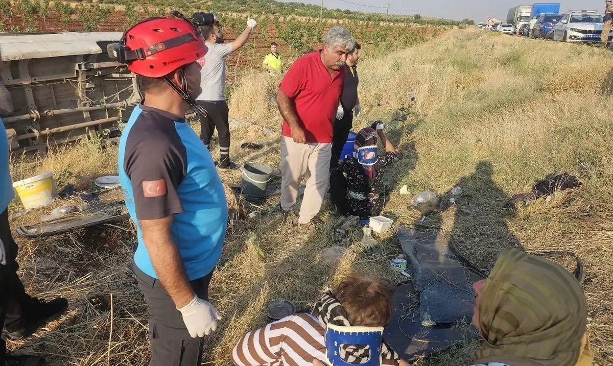 Suruç\'ta Tarım İşçileri Minibüs Kazasında Yaralandı