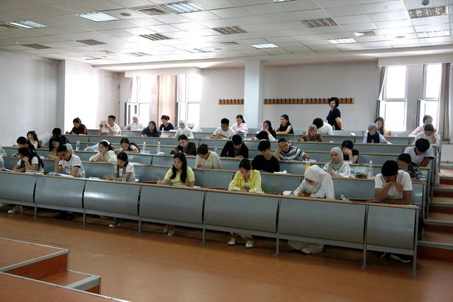 Manas Üniversitesi Giriş Sınavı Yapıldı
