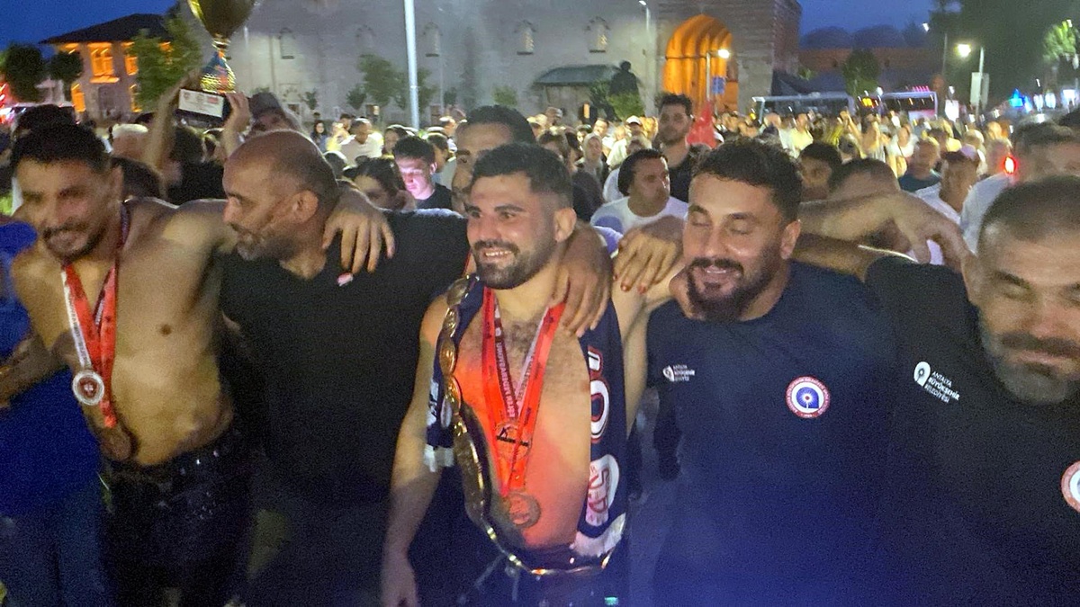 Erkan Taş Kırkpınar\'da Coşkuyla Karşılandı