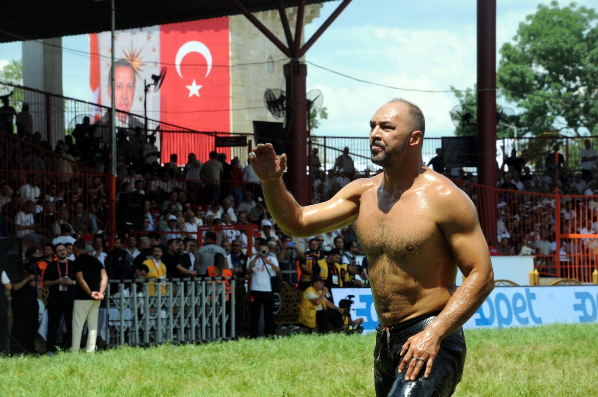 Kırkpınar\'da Yarı Finale Yükselen Pehlivanlar Belli Oldu