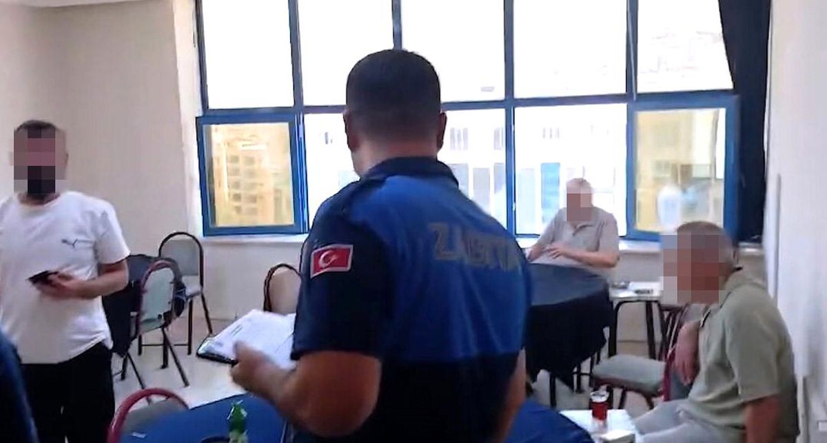Kumar oynandığı tespit edilen ruhsatsız iş yeri mühürlendi
