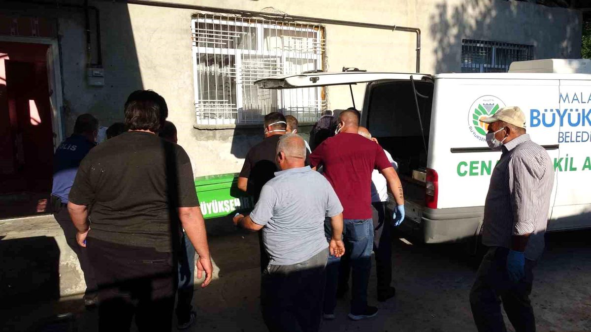 Malatya\'da 4 günlük acı sır: Genç evinde asılı bulundu