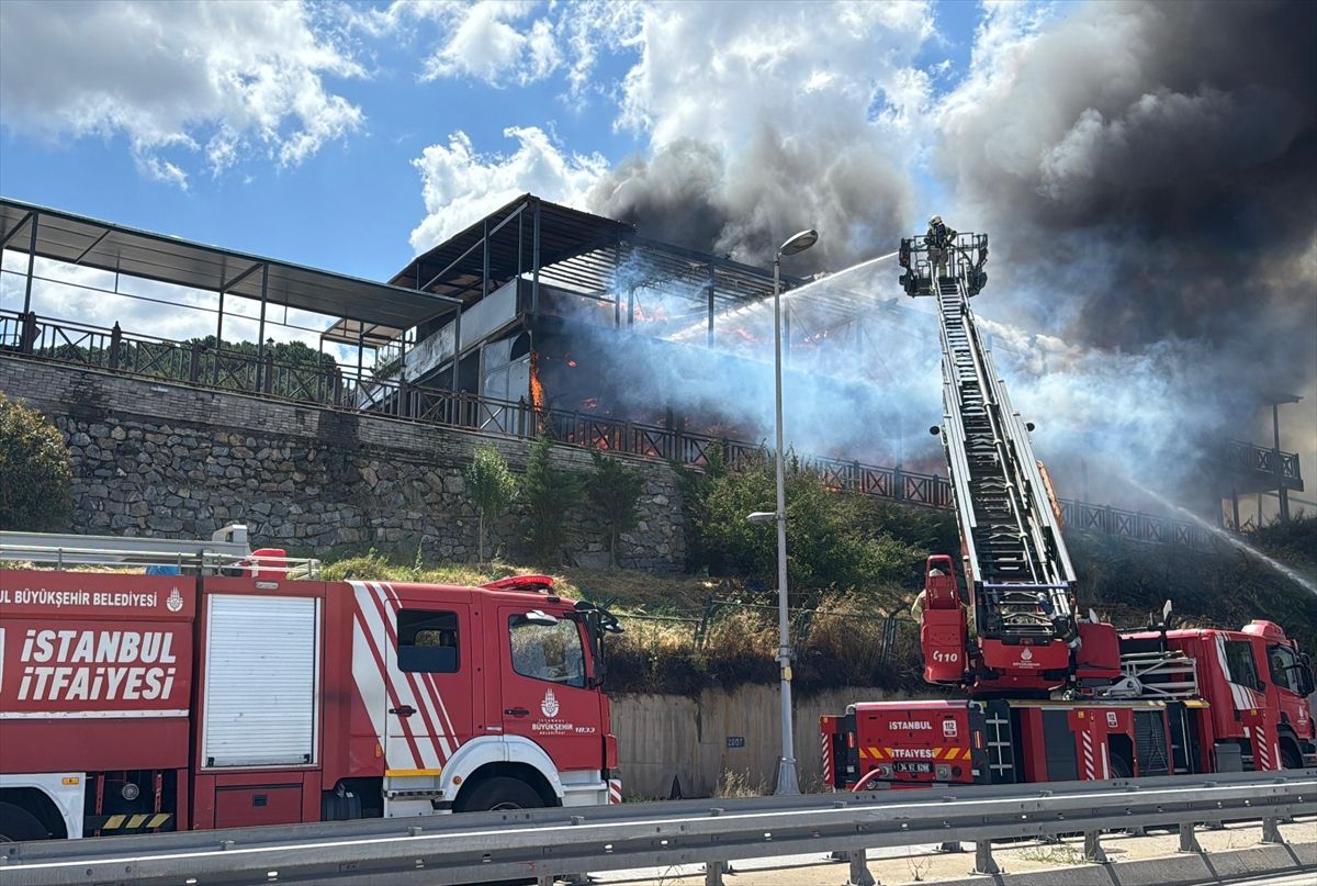 Maltepe\'deki Restoranda Yangın