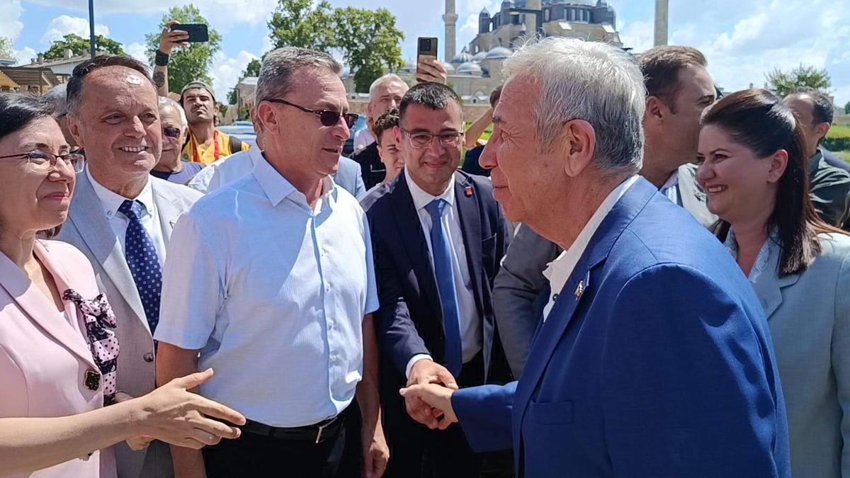 Mansur Yavaş, Kırkpınar\'ı İzlemek İçin Edirne\'de