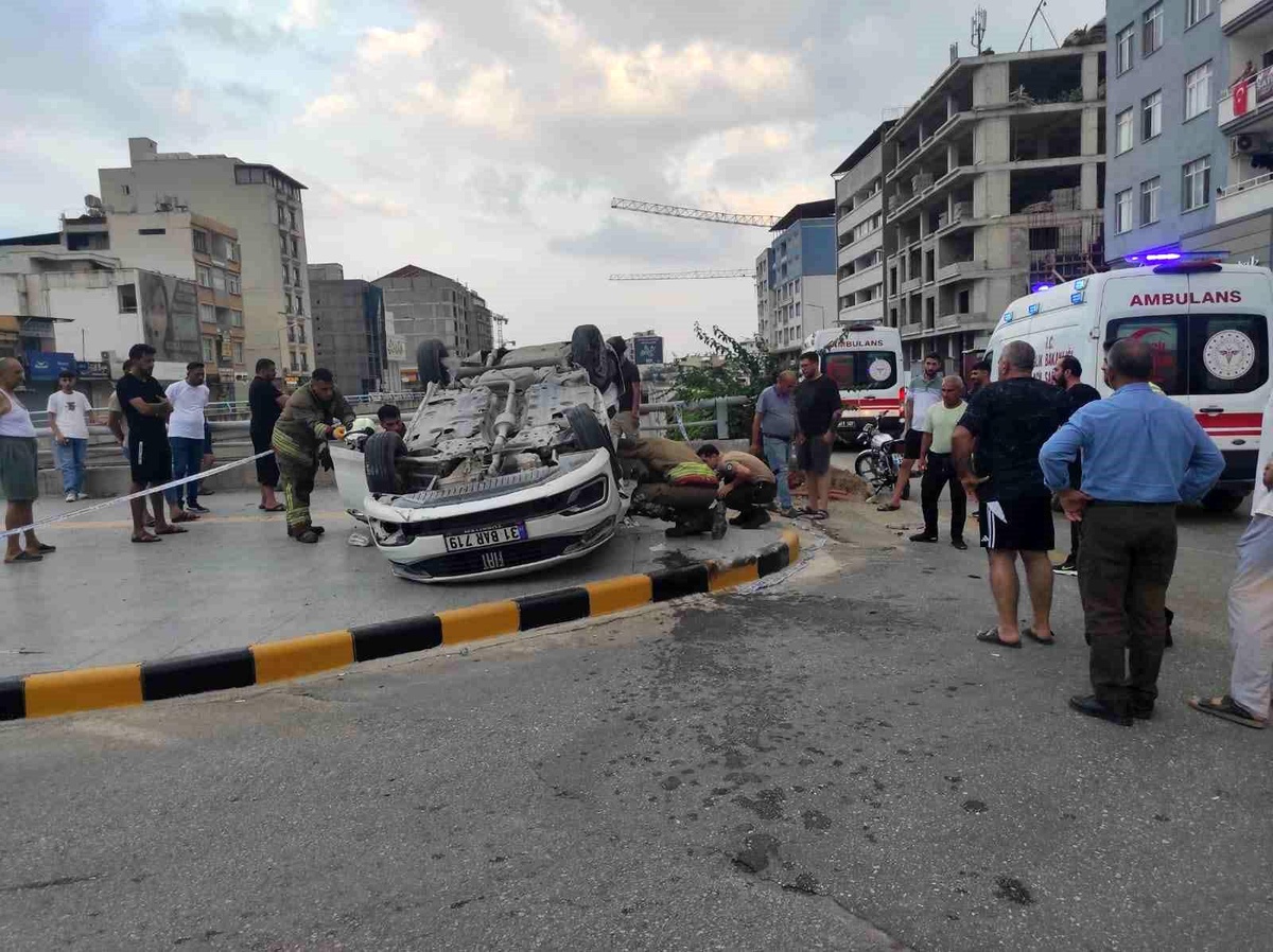 İskenderun\'da Feci Kaza: 2 Genç Hayatını Kaybetti