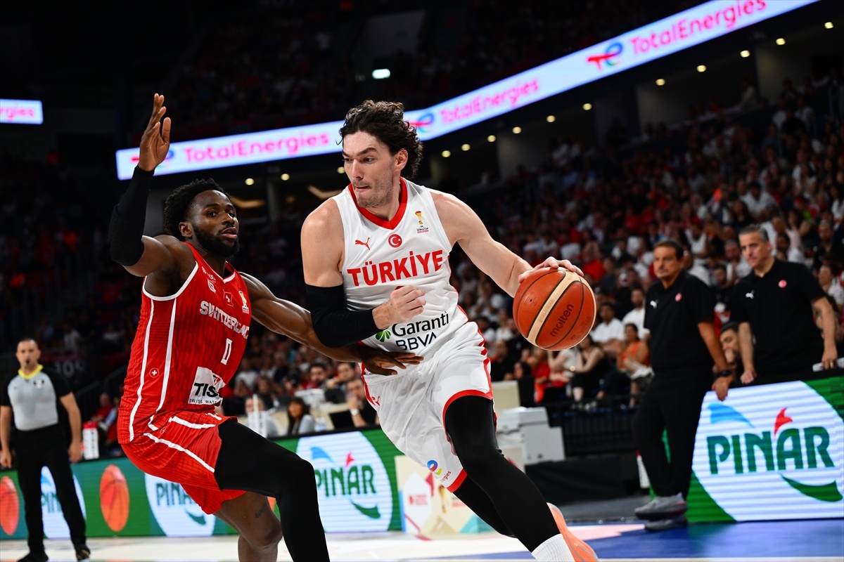 Türkiye, İsviçre\'yi 95-72 Mağlup Etti