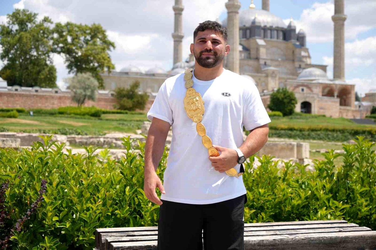 Başpehlivan Erkan Taş: "Hedefim altın kemeri uzun yıllar korumak"