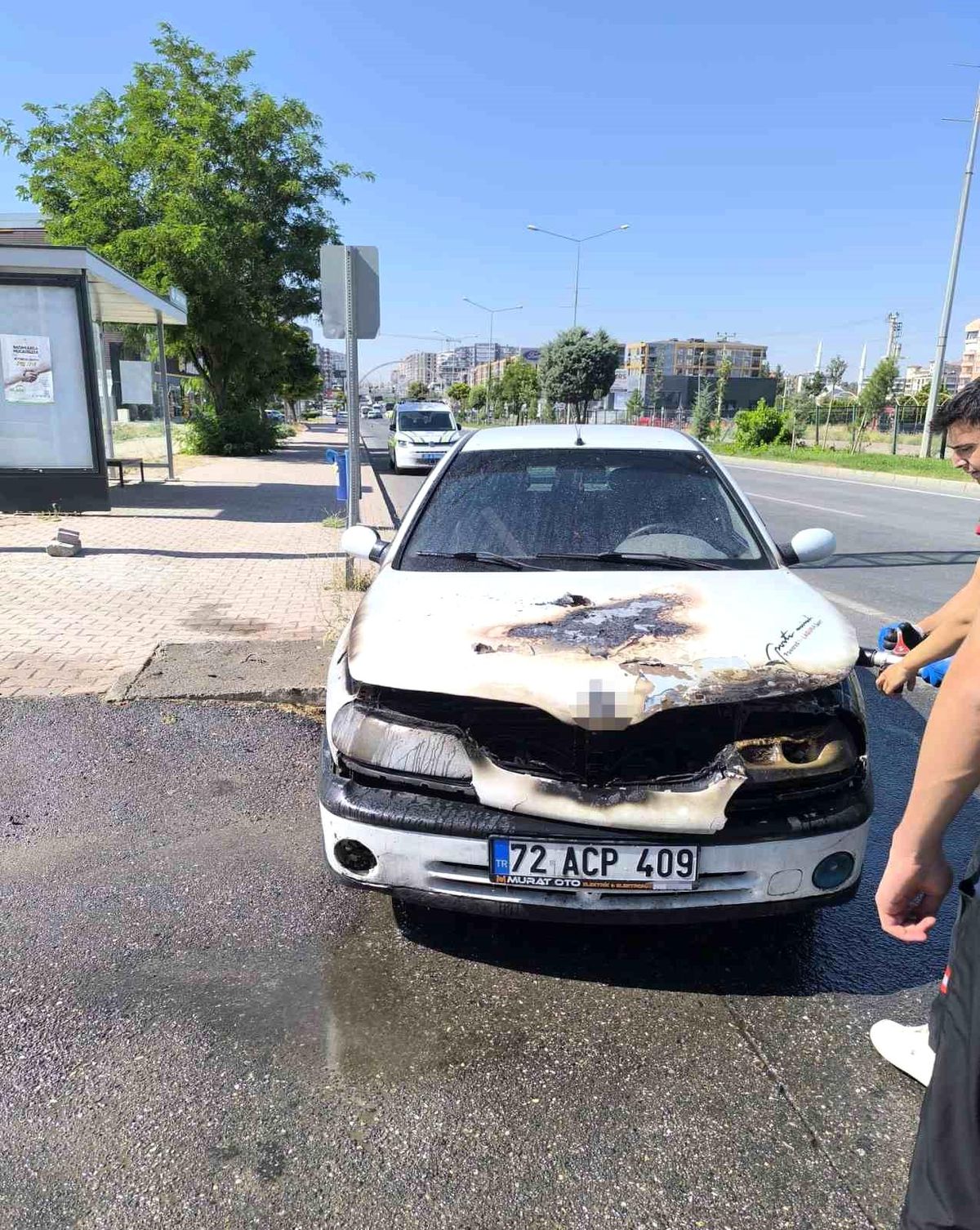 Batman\'da Park Halindeki Araçta Yangın