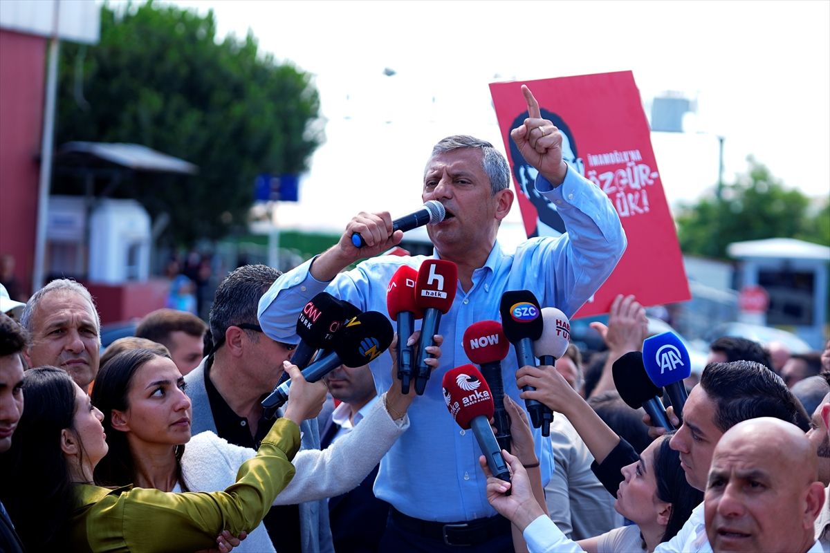 Özgür Özel: Ekrem İmamoğlu\'nun Yanındayız