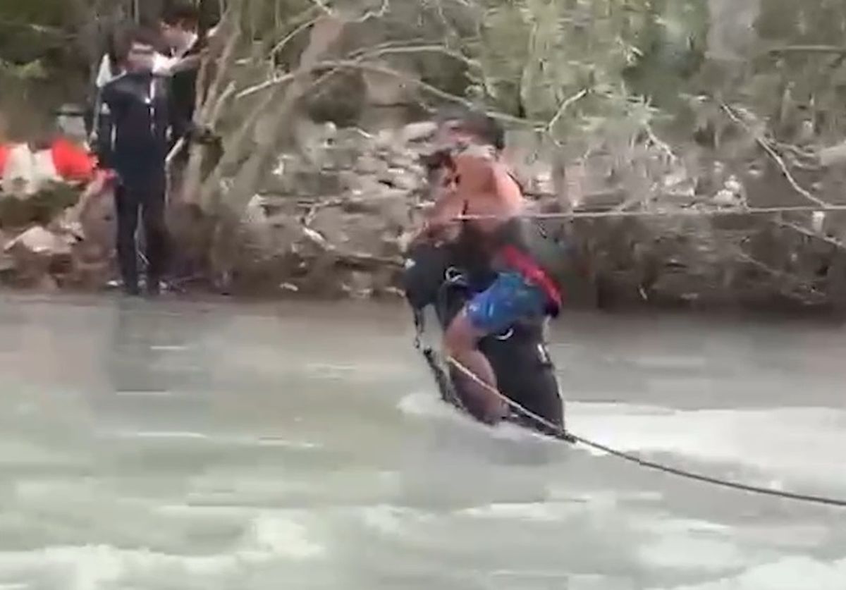 Mersin\'de Mahsur Kalan 7 Kişi Kurtarıldı