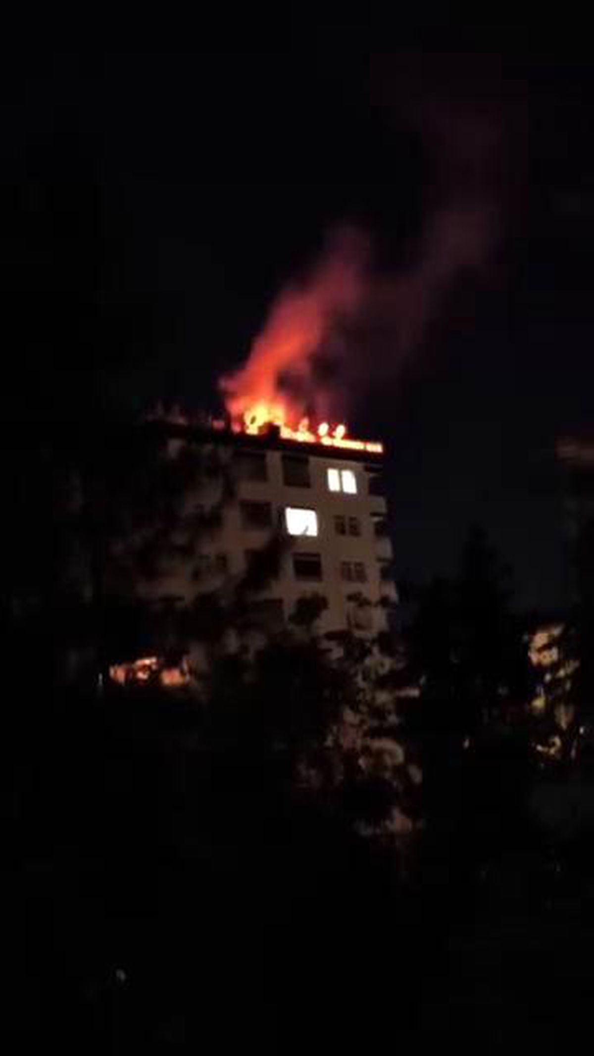 Diyarbakır\'da Apartmanda Yangın
