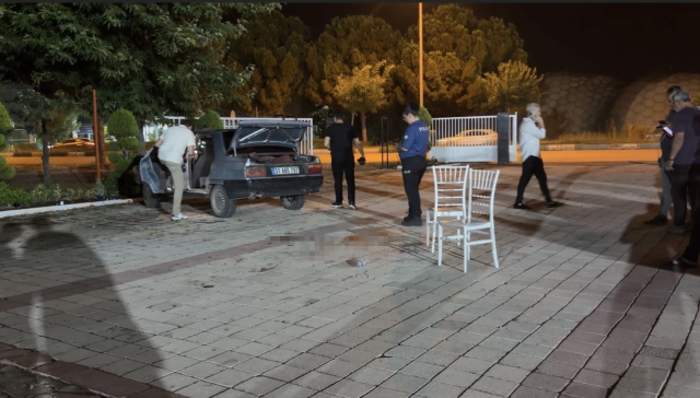 Osmaniye'de düğün salonu önünde çıkan silahlı kavganın görüntüleri ortaya çıktı