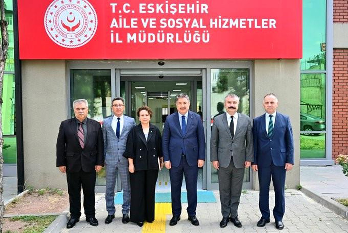 Vali Yılmaz, Aile ve Sosyal Hizmetler Müdürlüğü\'nü Ziyaret Etti
