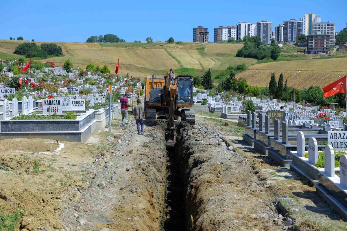 Heyelan yaşanan Derecik Şehir Mezarlığı\'nda iyileştirme çalışmaları