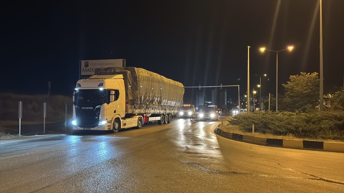 Kastamonu\'da Tırla Çarpışma: 5 Yaralı