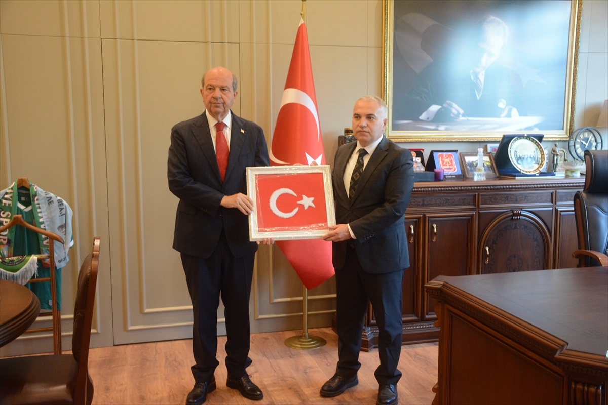 Cumhurbaşkanı Tatar Mersin\'de Ziyaretlerde Bulundu