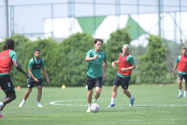 Konyaspor, Slovenya’da Kampta