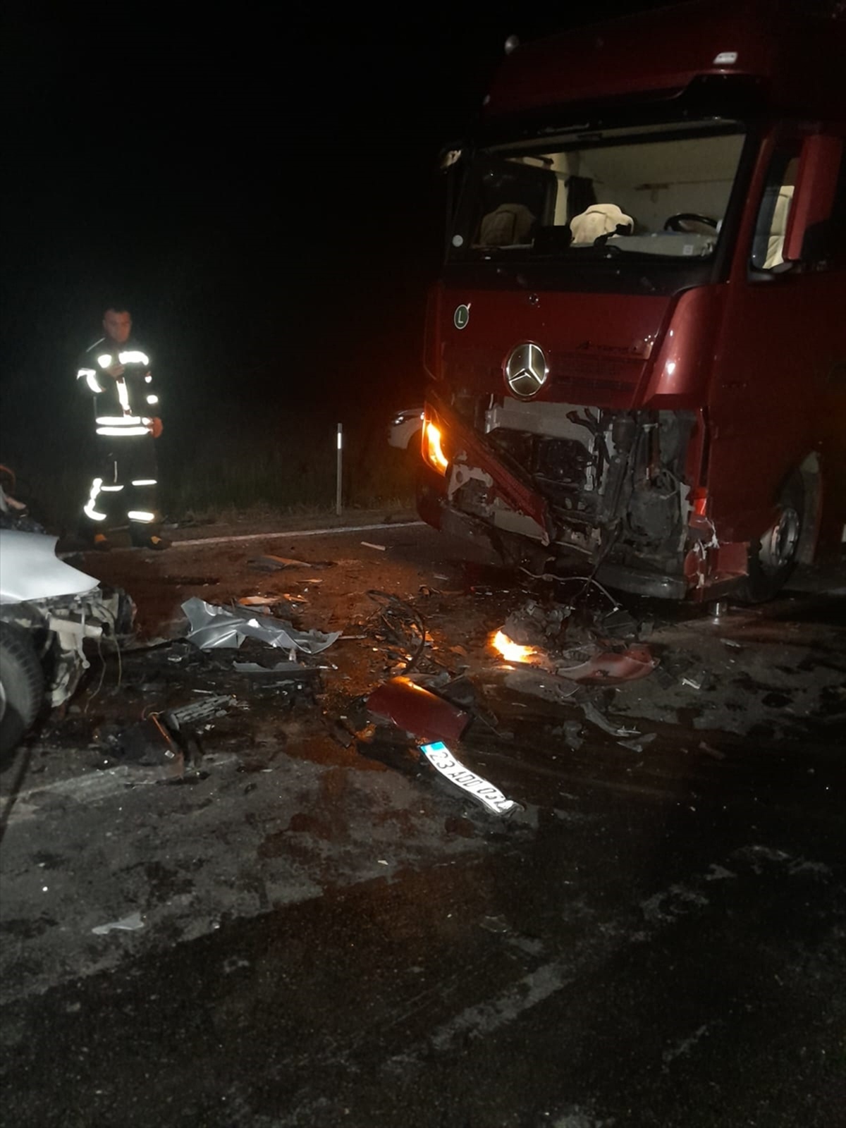 Malatya\'da Tırla Çarpışma: 3 Ölü, 1 Yaralı