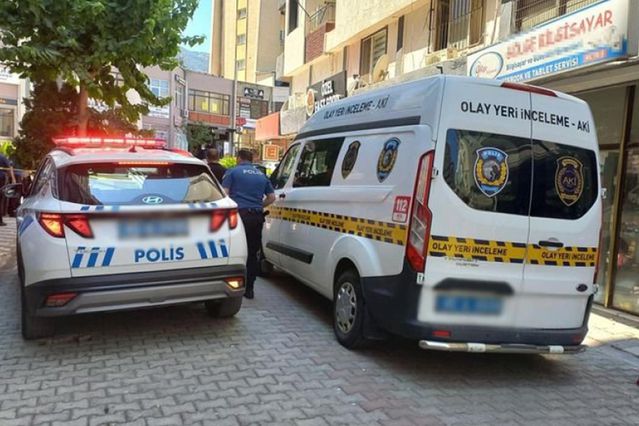 Manisa’da balkondan düşen kadın hayatını kaybetti