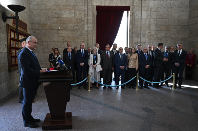 NATO heyeti Anıtkabir'i ziyaret etti