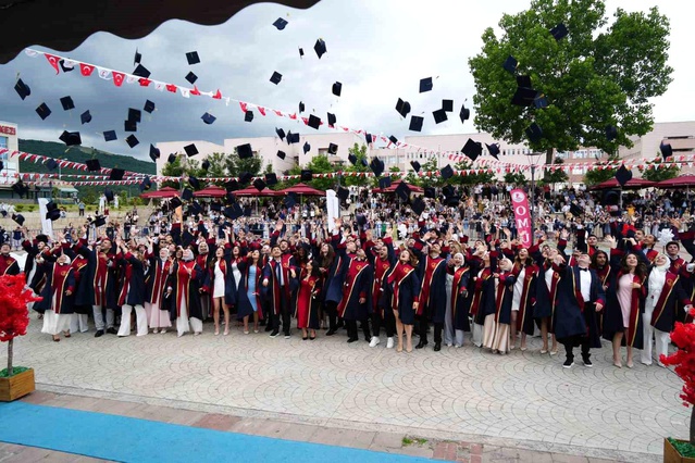 OMÜ Diş Hekimliği Fakültesi 129 mezun verdi