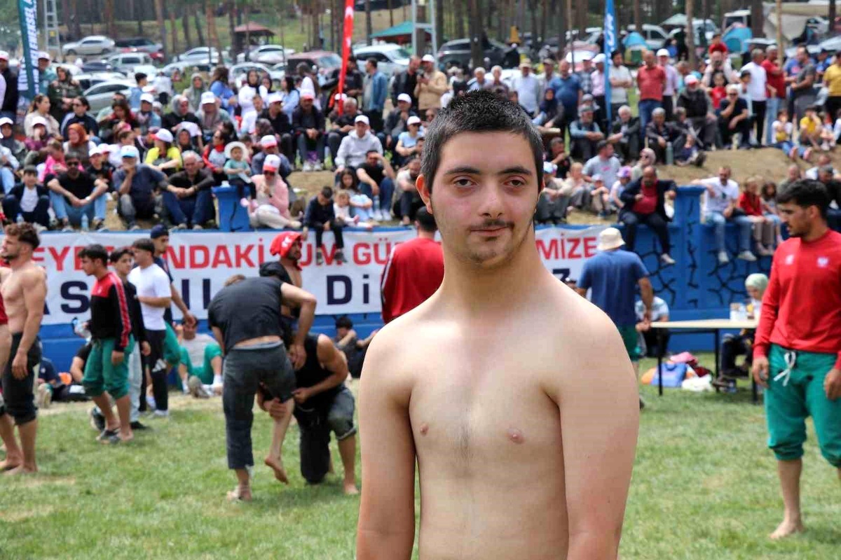 Özel Gereksinimli Ufuk Erdem, Akdağ Karakucak Güreşleri\'nin gönüllerin şampiyonu oldu