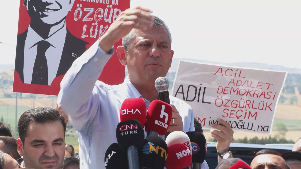 Özgür Özel\'den İmamoğlu\'na Destek