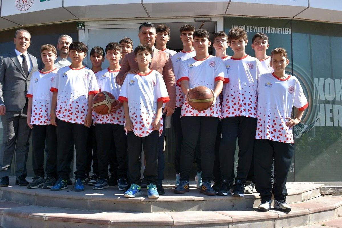 Erzurum Basketbol Takımı Ordu\'ya Uğurlandı