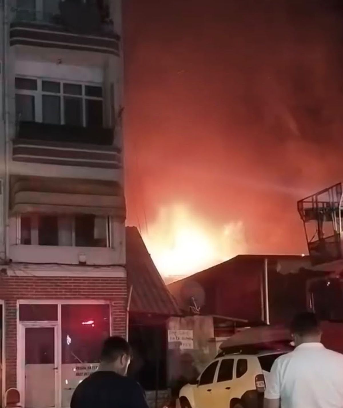 Samsun\'da boya deposunda yangın