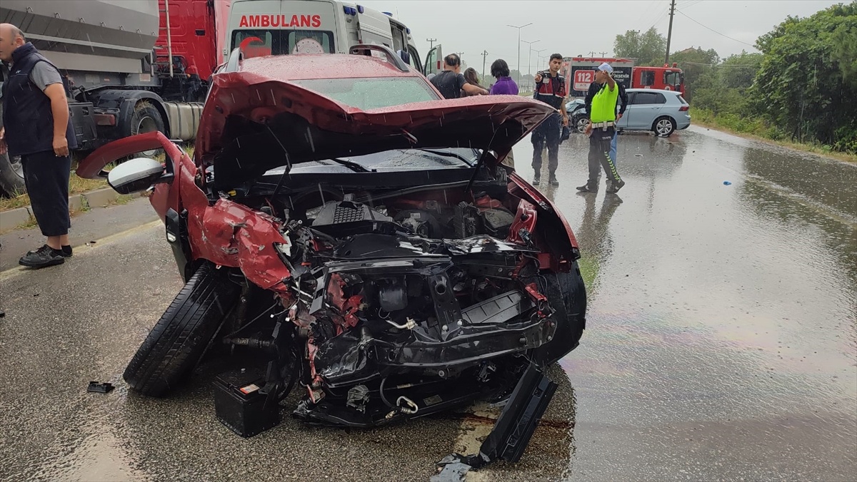 Çarşamba\'da Trafik Kazası: 4 Yaralı