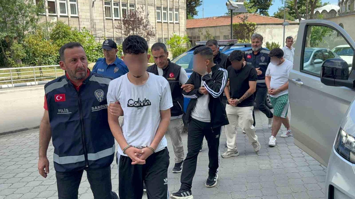 Samsun\'da Uyuşturucu Operasyonu: 4 Gözaltı