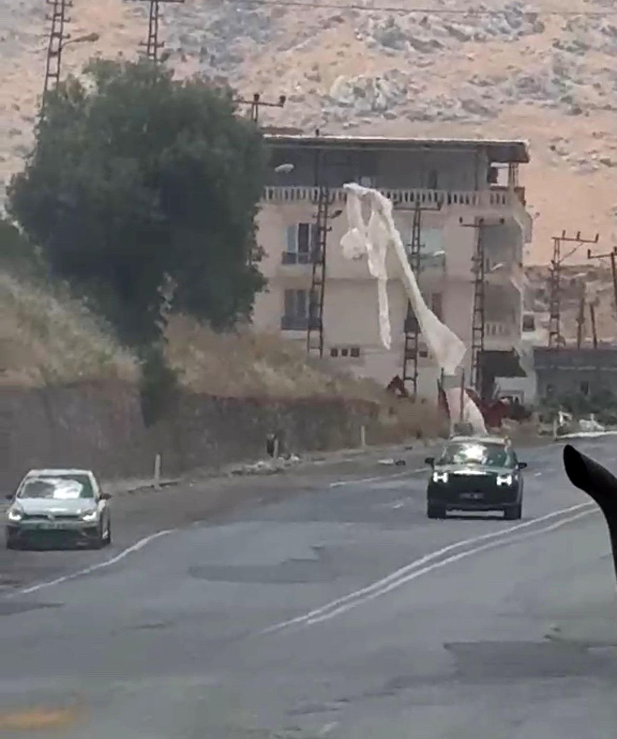 Siirt\'te Elektrik Direğinde Yangın