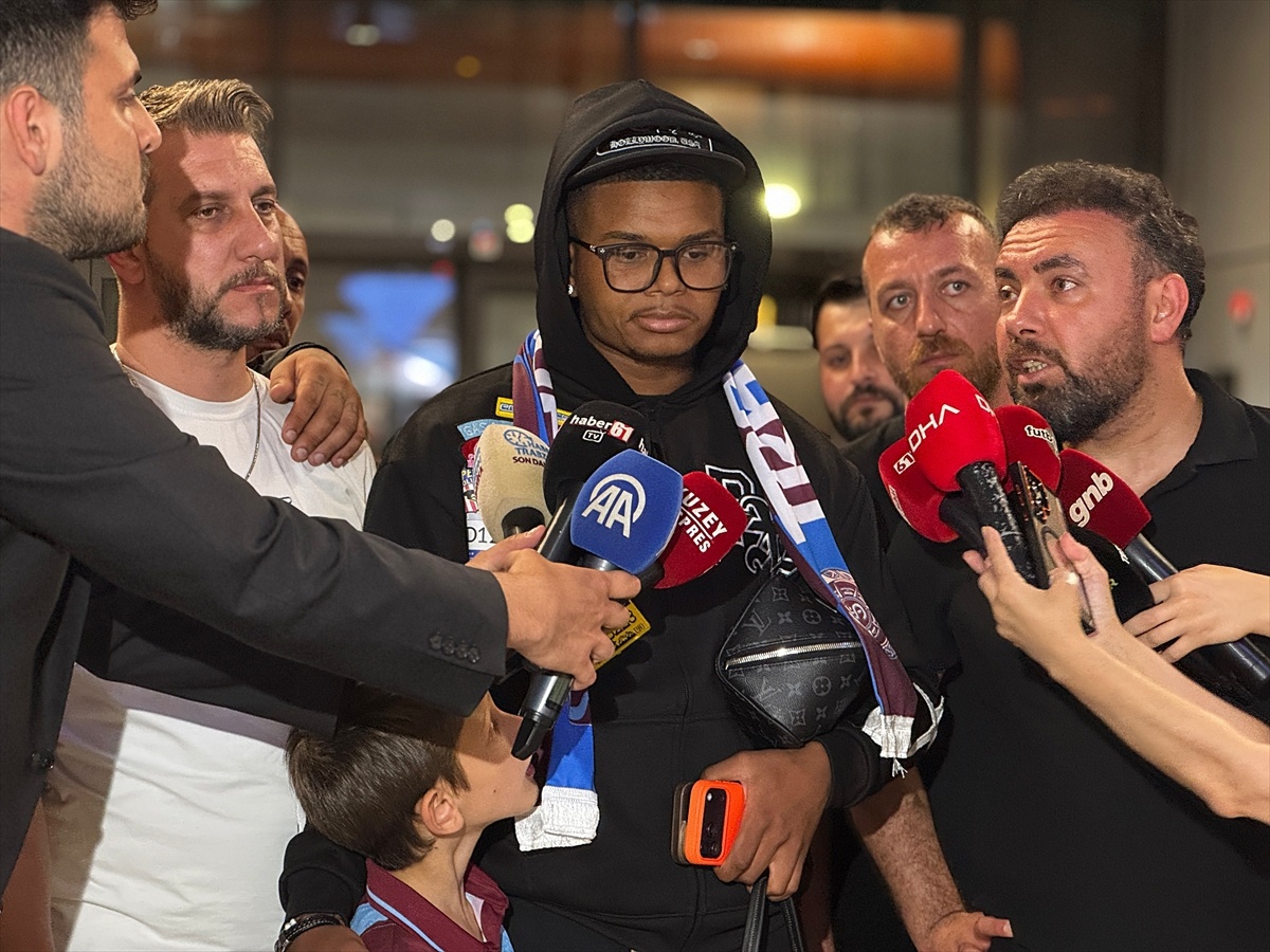 Malinovskyi ve Saviolo Trabzon\'a Geldi