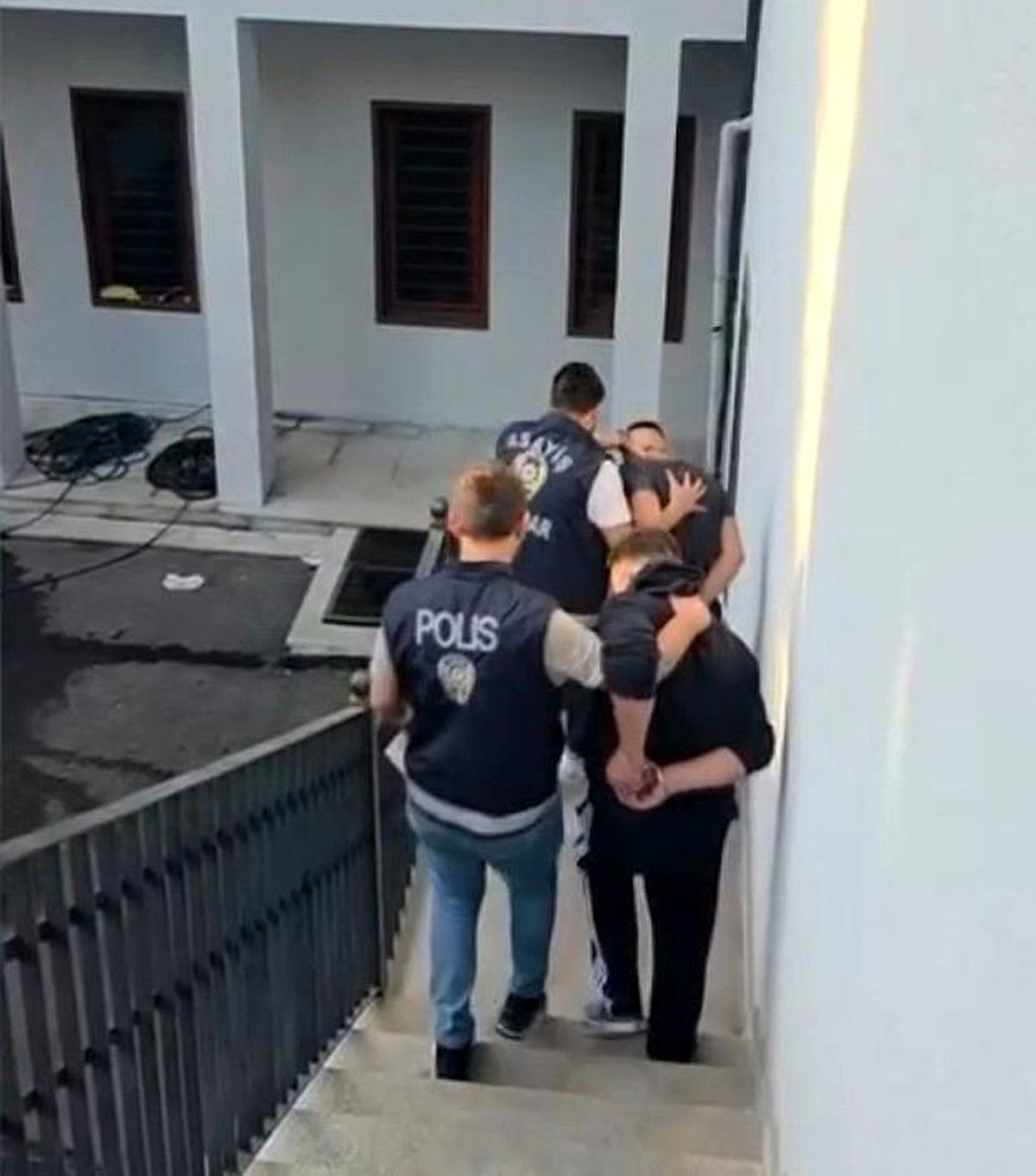 Üsküdar\'da Uyuşturucu Operasyonu: 2 Tutuklama