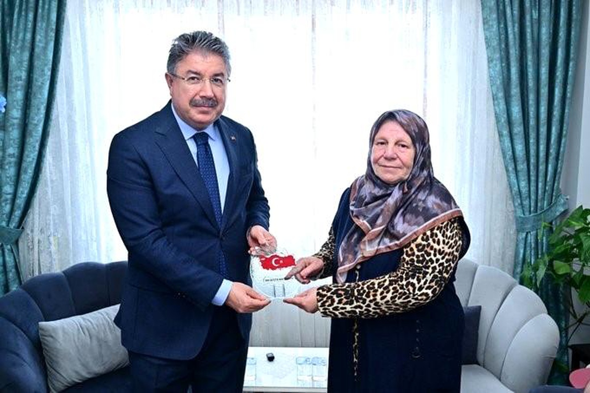 Vali Yılmaz, Kıbrıs Gazisi Tınmaz\'ın Ailesine Taziye Ziyareti Yaptı