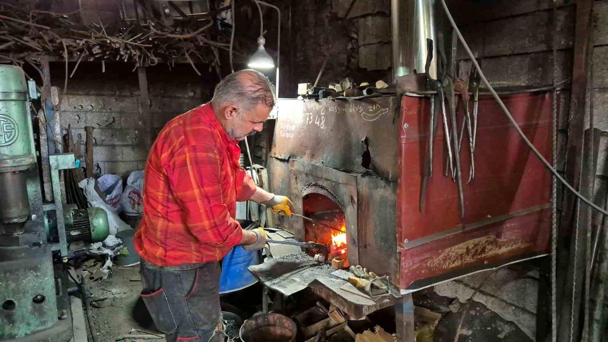 Adıyaman\'da Zorlu Demir Mesaisi