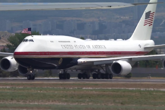 ABD Başkanı Trump’ı taşıyan uçak Ankara’ya indi