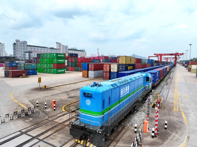 Lianyungang’dan 8.000’inci Yük Treni