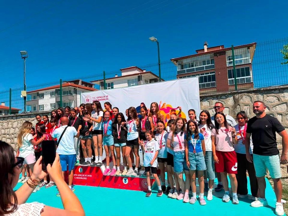 Bilecik Kız Takımı Yarı Finale Yükseldi