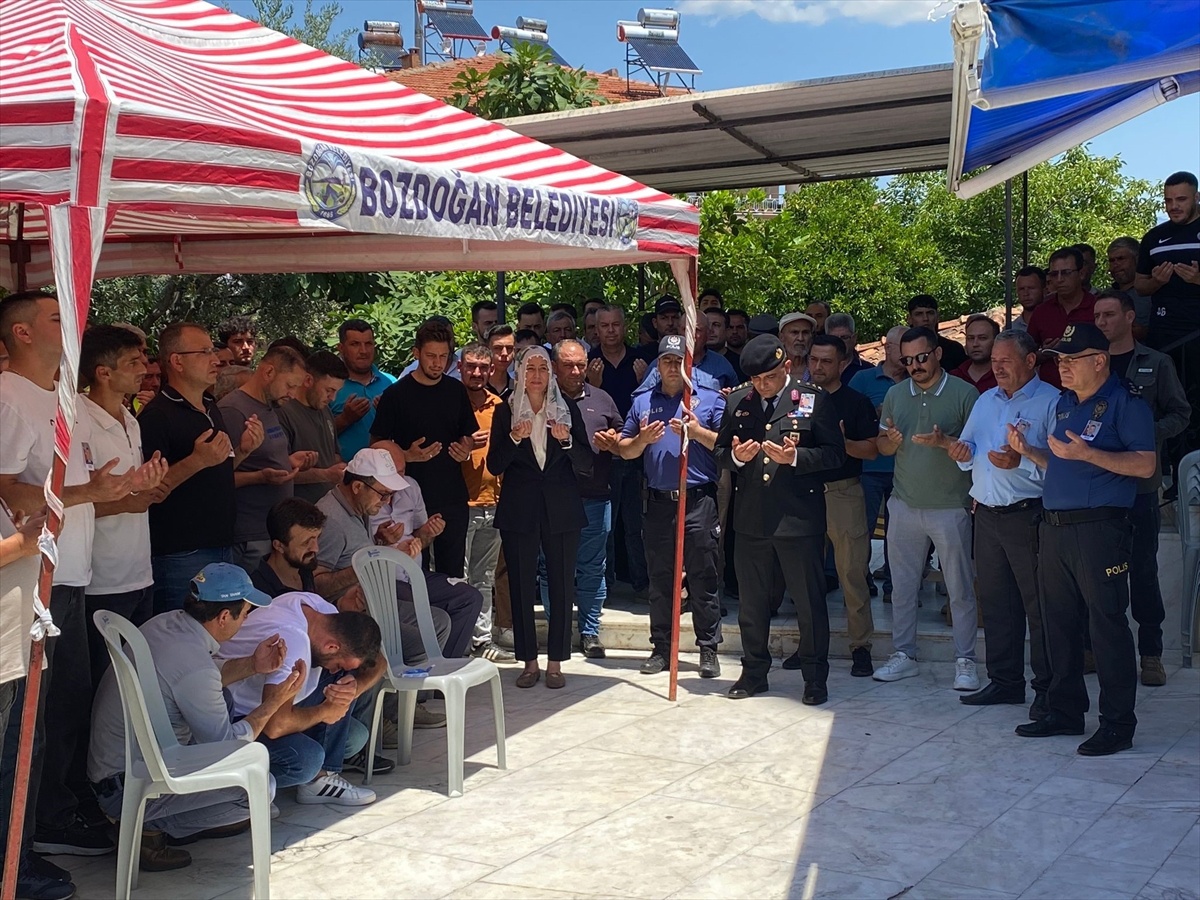 Jandarma Uzman Çavuş Yalçın Çolak\'ın Cenazesi