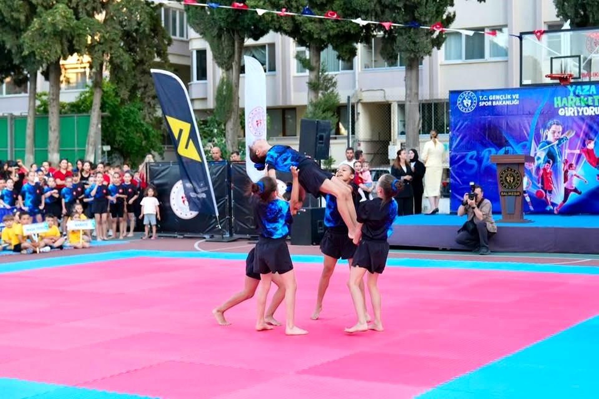 Balıkesir\'de Spor Okulları Açılışı