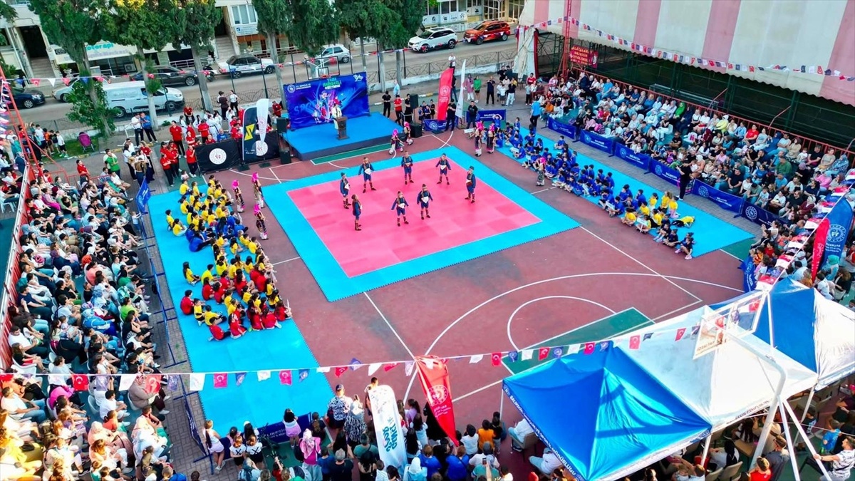 Balıkesir\'de Spor Okulları Eğitimi Başladı