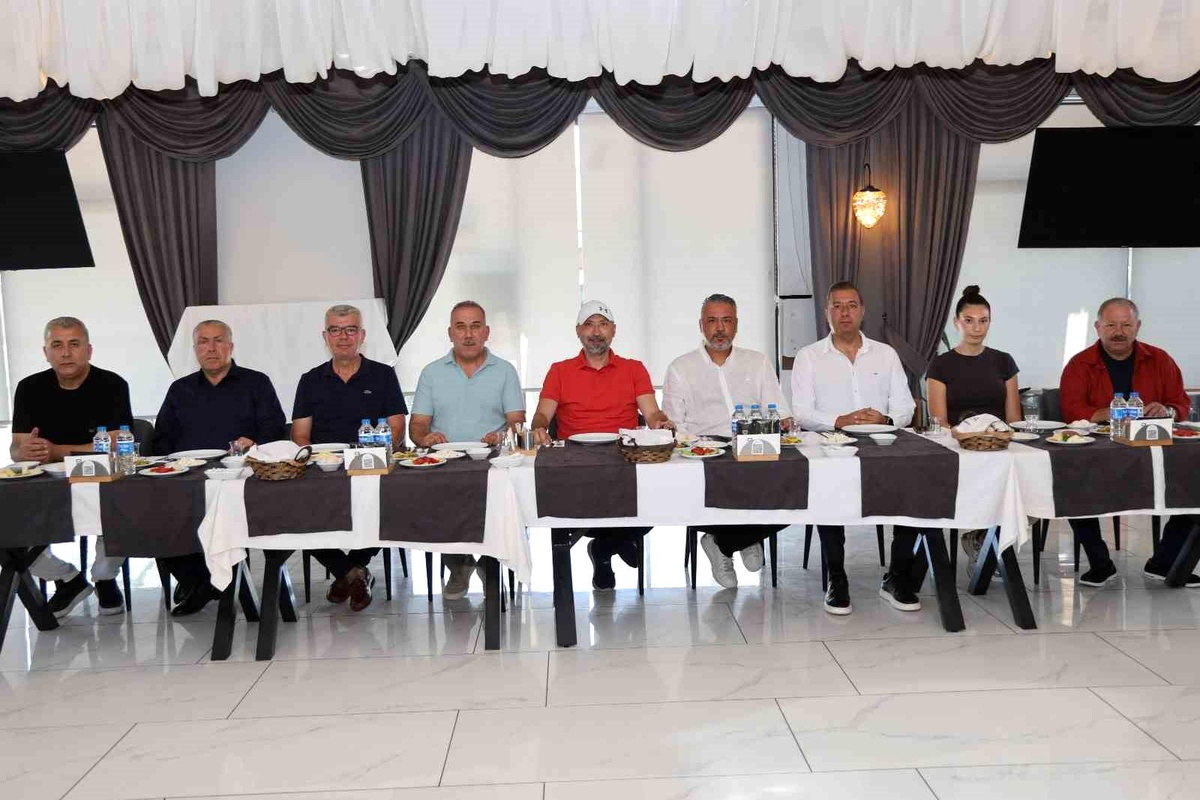 Başkan Arıkan, Söke\'nin amatör spor kulüplerini aynı masada buluşturdu