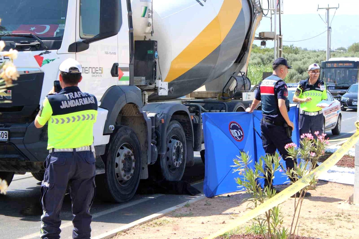 Beton Mikserinin Altında Kalan Kadın Hayatını Kaybetti