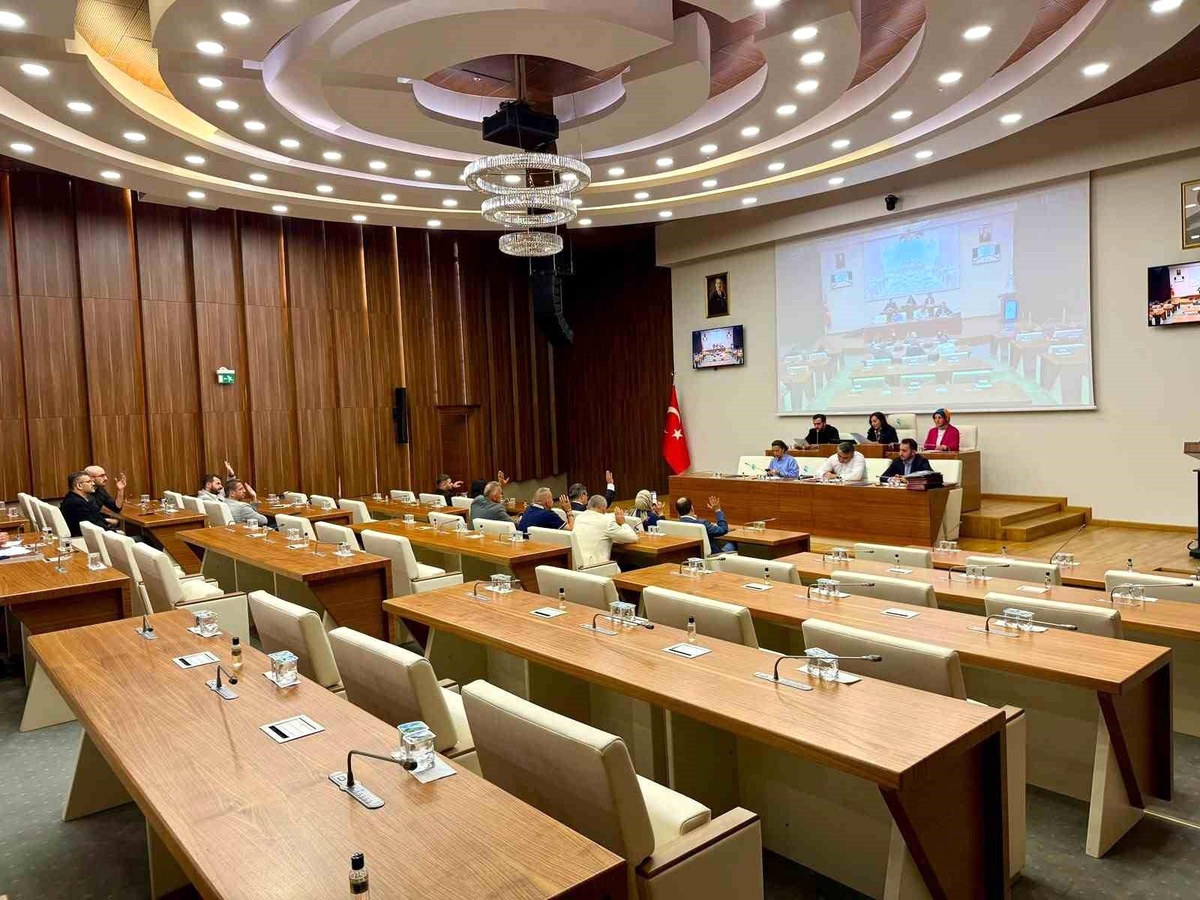Beykoz Meclisi\'nde CHP sıraları boş kaldı