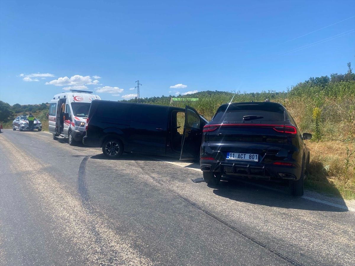 Bozüyük\'te Trafik Kazası: 2 Yaralı