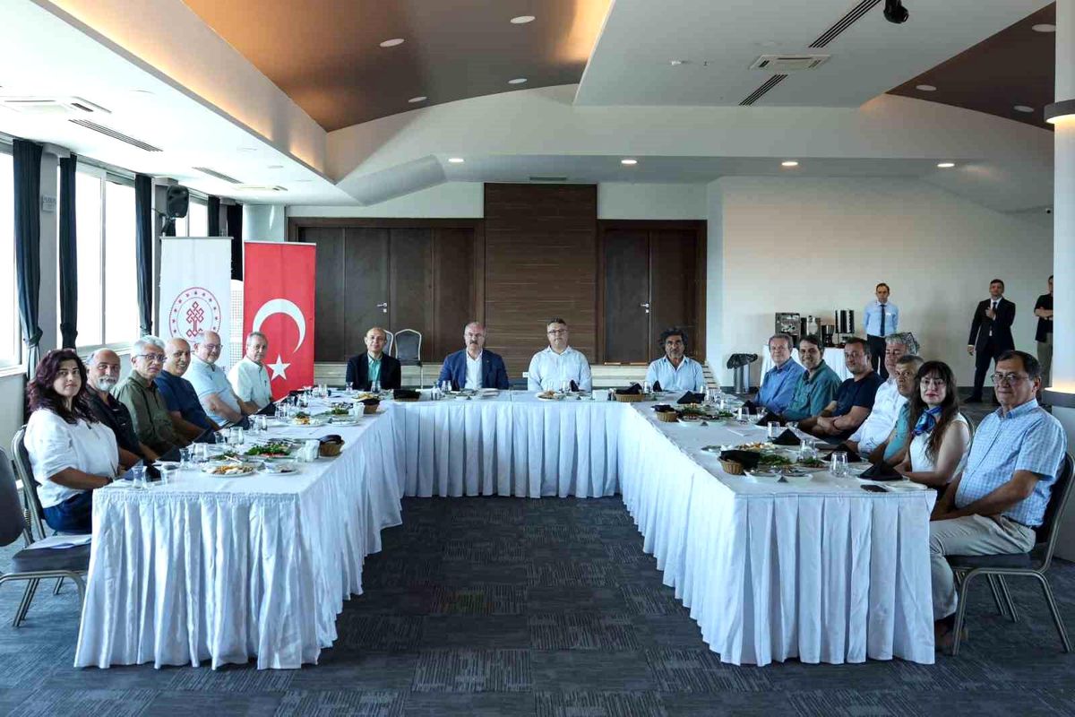 Çanakkale\'de Arkeolojik Kazı Değerlendirme Toplantısı