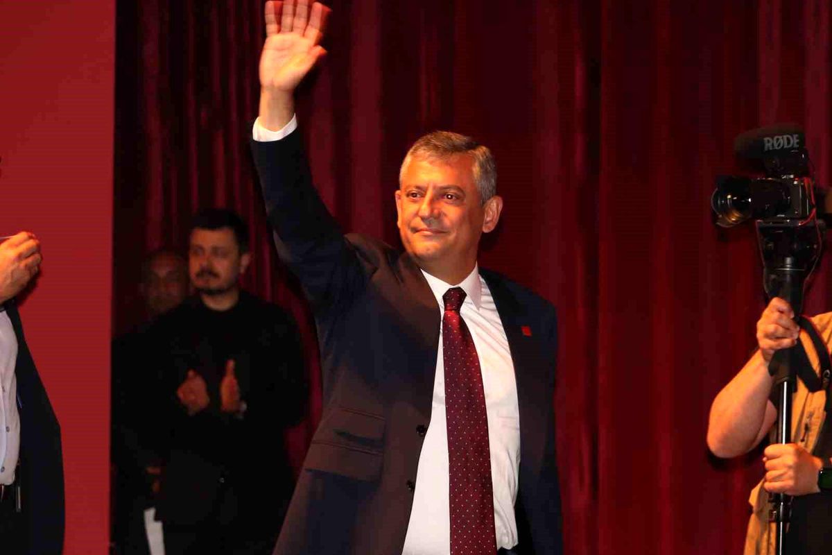 Özgür Özel: Partimizi geri almak için mücadeleye devam