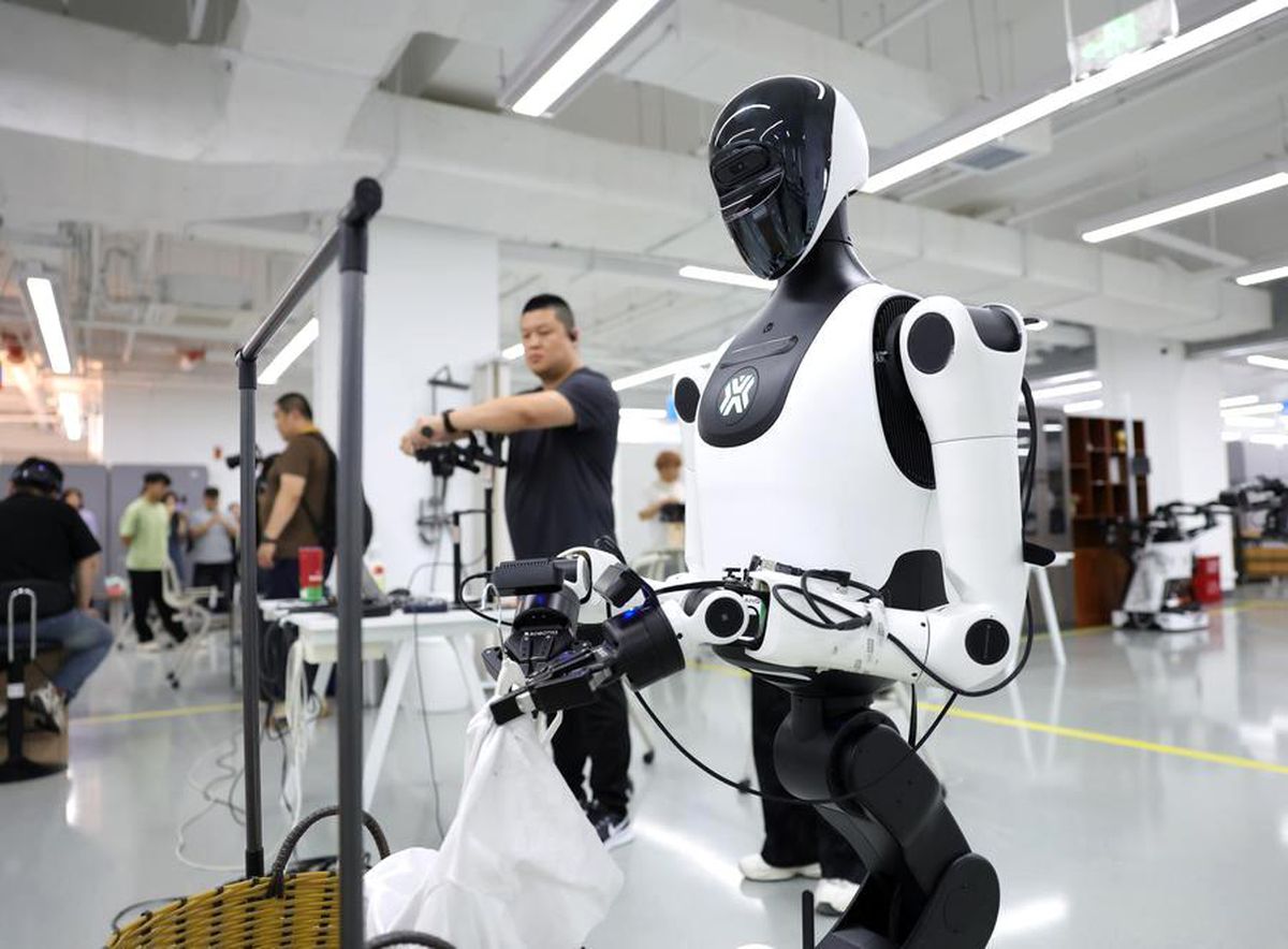 Çin 100.000 İnsansı Robot Üretecek